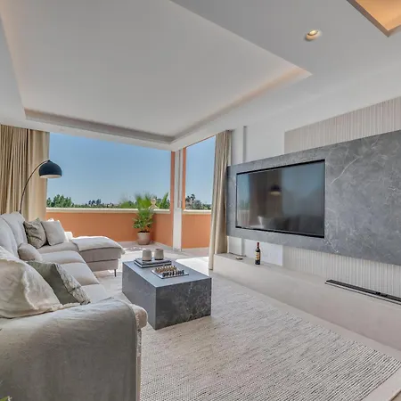 Luxury 3 Bdrm With Private Pool And Stunning Sea Views Marbella