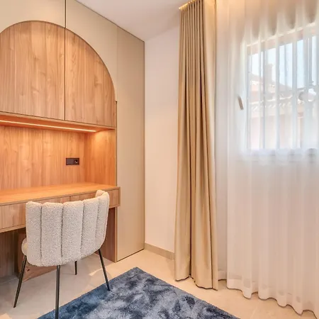 Lejlighed Luxury 3 Bdrm With Private Pool And Stunning Sea Views