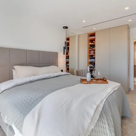 Lejlighed Luxury 3 Bdrm With Private Pool And Stunning Sea Views Marbella