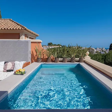 Apartmán Luxury 3 Bdrm With Private Pool And Stunning Sea Views