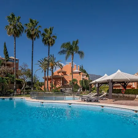 Luxury 3 Bdrm With Private Pool And Stunning Sea Views Lejlighed *