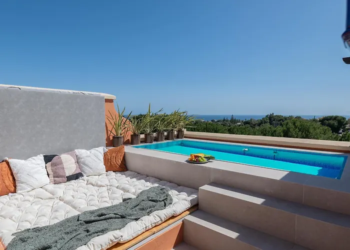 Luxury 3 Bdrm With Private Pool And Stunning Sea Views Apartmán