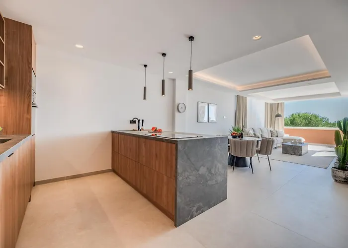 Luxury 3 Bdrm With Private Pool And Stunning Sea Views Apartmán