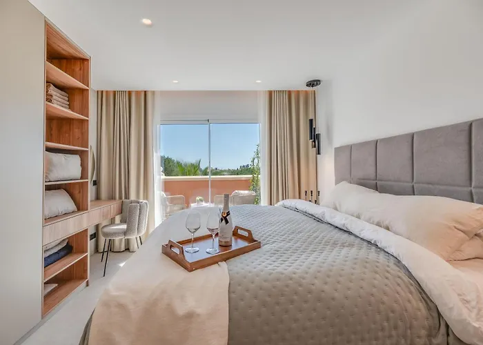 Apartmán Luxury 3 Bdrm With Private Pool And Stunning Sea Views Marbella